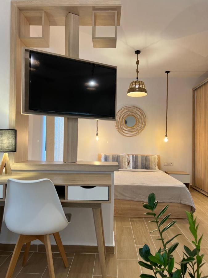 Calm Joy & J - Jay Apartment Ermoupoli