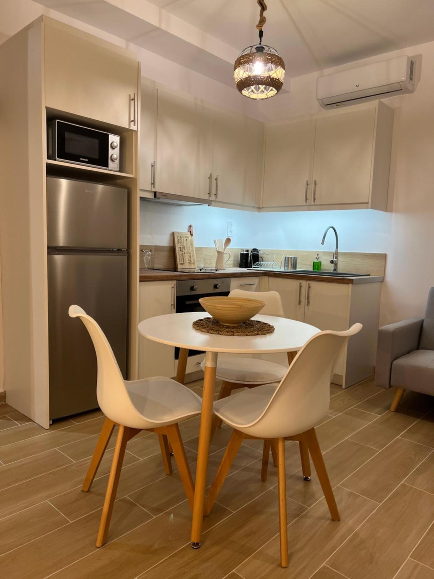 Calm Joy & J - Jay Apartment *
